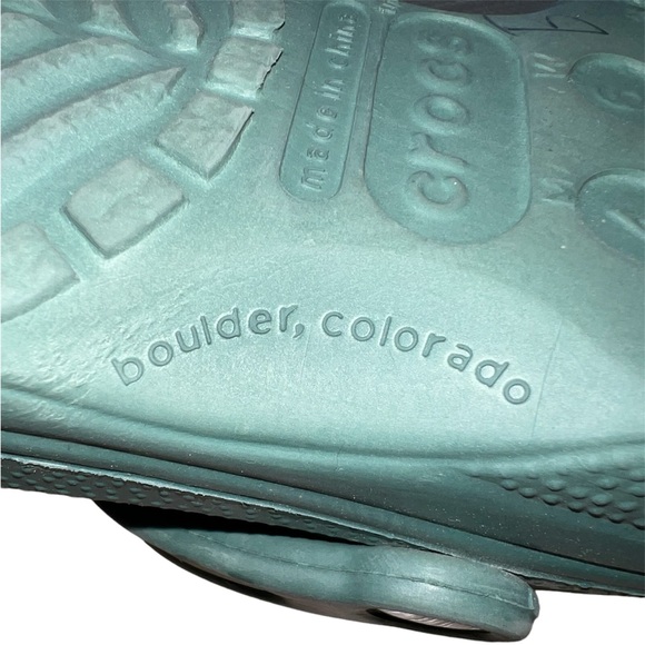 Green Crocs | Size 6 - Picture 7 of 9